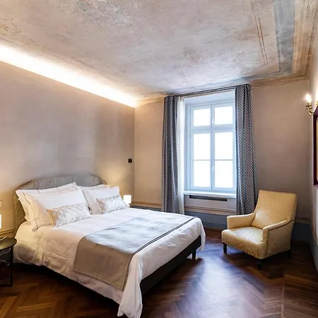 Palazzo Fauzone Relais Bed & Breakfast *